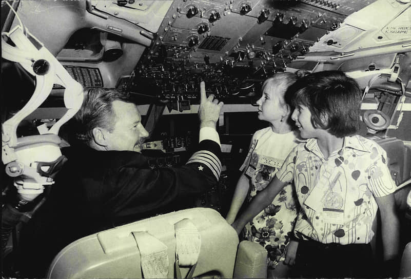 В 1959 году началась эра реактивных самолетов: на  маршрут вышел первый Boeing 707
