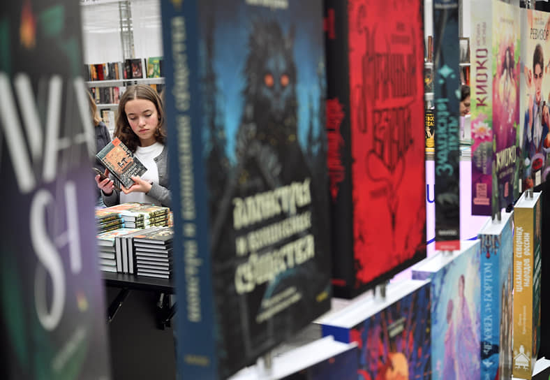 На ярмарке представлены пять топ-листов. «Взрослая литература» — 181 книга, «Детская литература» — 69 книг, «Молодежная литература» — 35 книг, «Комиксы» — 36 книг и «Особое детство» — 45 книг