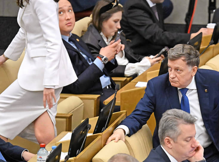 Москва. Депутаты Госдумы на заседании