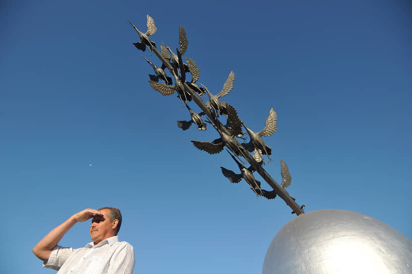 Скульптура «Журавли» в Тамбовской области, 2012 год