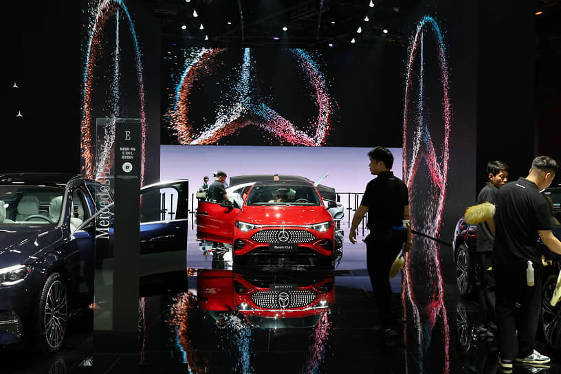 Автомобили на стенде Mercedes-Benz