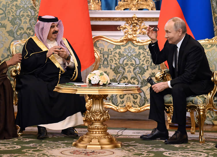 С королем Бахрейна Хамадом Бен Исой Аль Халифой в Кремле, 23 мая 2024 года 
