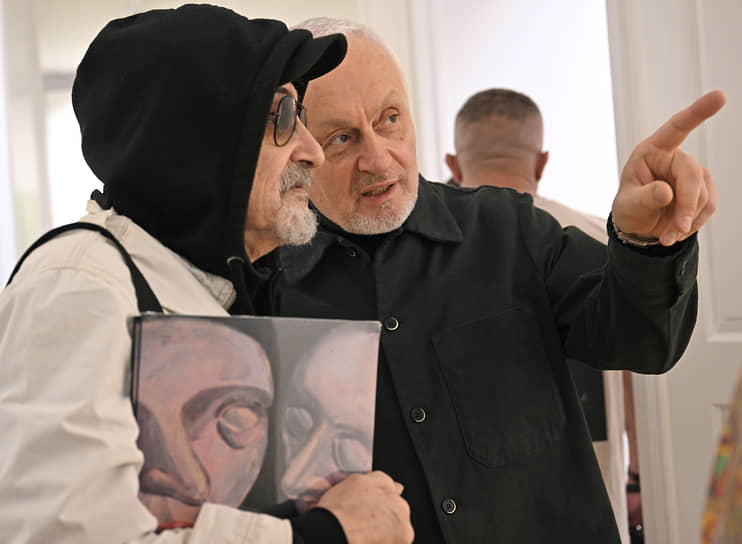 Генеральный директор фирмы «ДП-Трейд» Дмитрий Пинский (справа) на церемонии открытия выставки «Персона»  