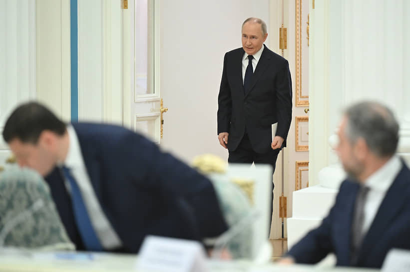 Президент России Владимир Путин перед началом встречи