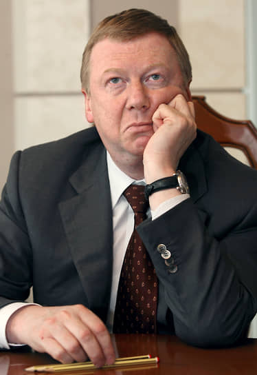 Председатель совета директоров РАО «ЕЭС России» Анатолий Чубайс во время интервью, 2008 год