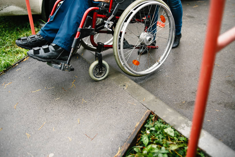 A woman with multiple sclerosis in a wheelchair
