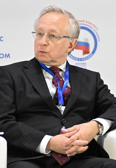 Михаил Галузин