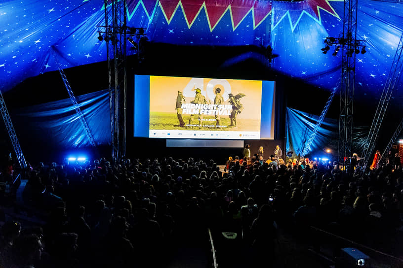 «Потемкинская» деревня под ночным солнцем