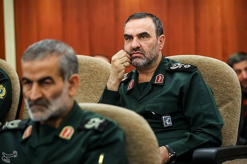 Заместитель главы разведки КСИР &lt;b>Хассан Мохакик&lt;/b> (справа). Ликвидирован Армией обороны Израиля 15 июня 2025 года