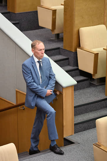 Первый зампред комитета по безопасности и противодействию коррупции Андрей Луговой 