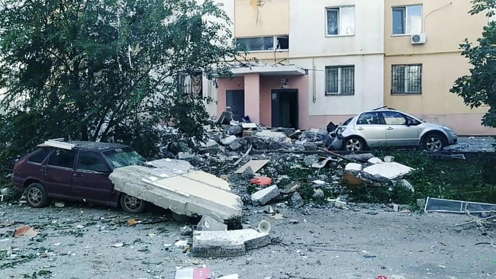 Подъезд дома, в котором произошел взрыв