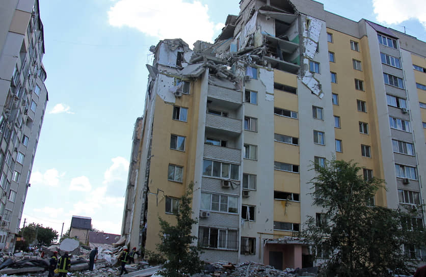Здание, пострадавшее от взрыва 
