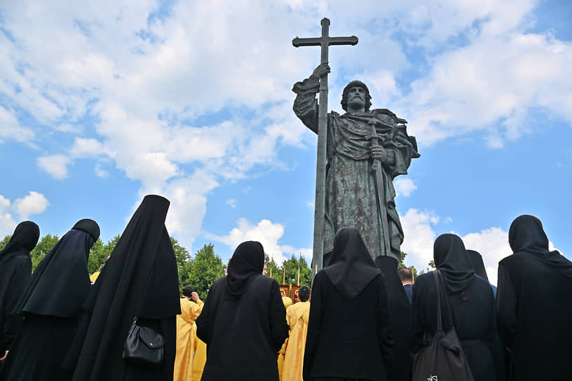 Праздничный молебен на Боровицком холме