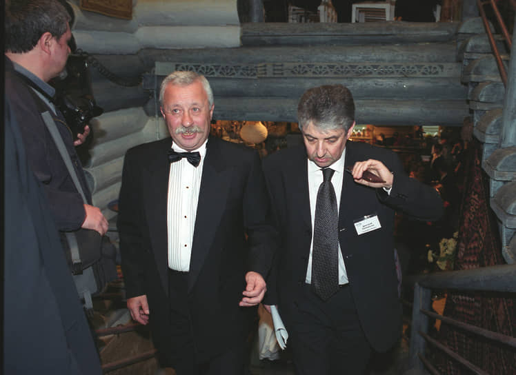 Леонид Якубович на аукционе, 2001 год