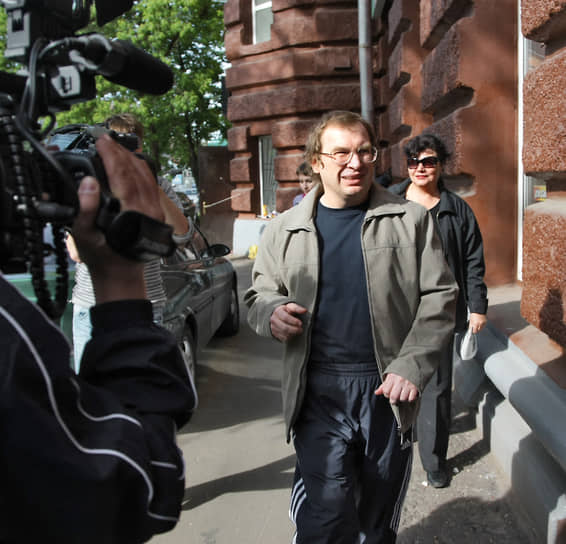 В июле 2008 года сотрудники столичного управления Федеральной службы судебных приставов арестовали 1,5 тыс. книг, принадлежавших Сергею Мавроди