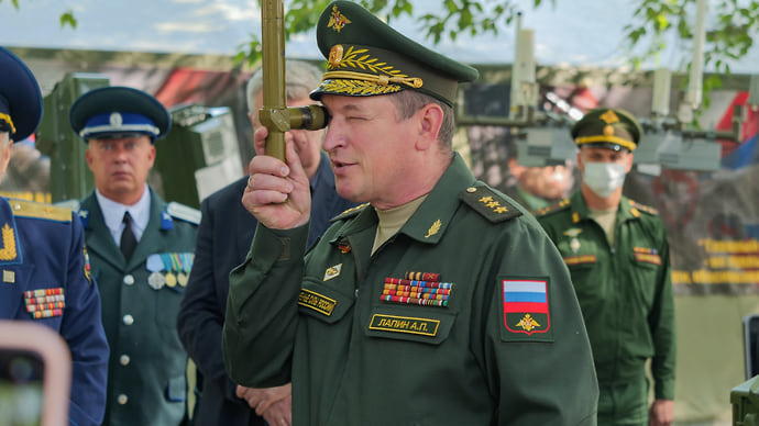Генерал Лапин покинул пост командующего ЛенВО и группировкой «Север»