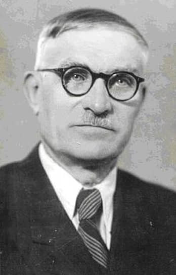 Стекольщик Никанор Курочкин в 1937 году получил орден Трудового Красного знамени за рецепт рубинового стекла