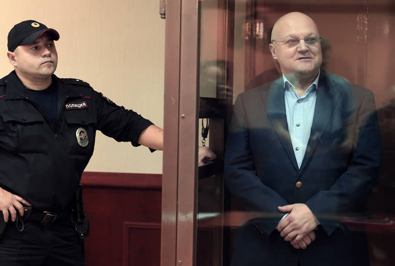 Экс-глава столичного управления СКР Александр Дрыманов в зале суда в 2019 году