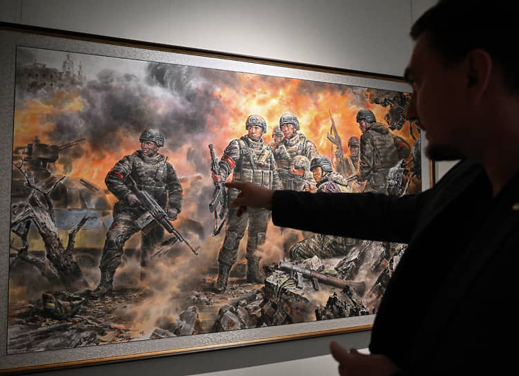 Ольга Любимова назвала работы северокорейских художников, посвященные специальной военной операции, «совершенно пронзительными» 
