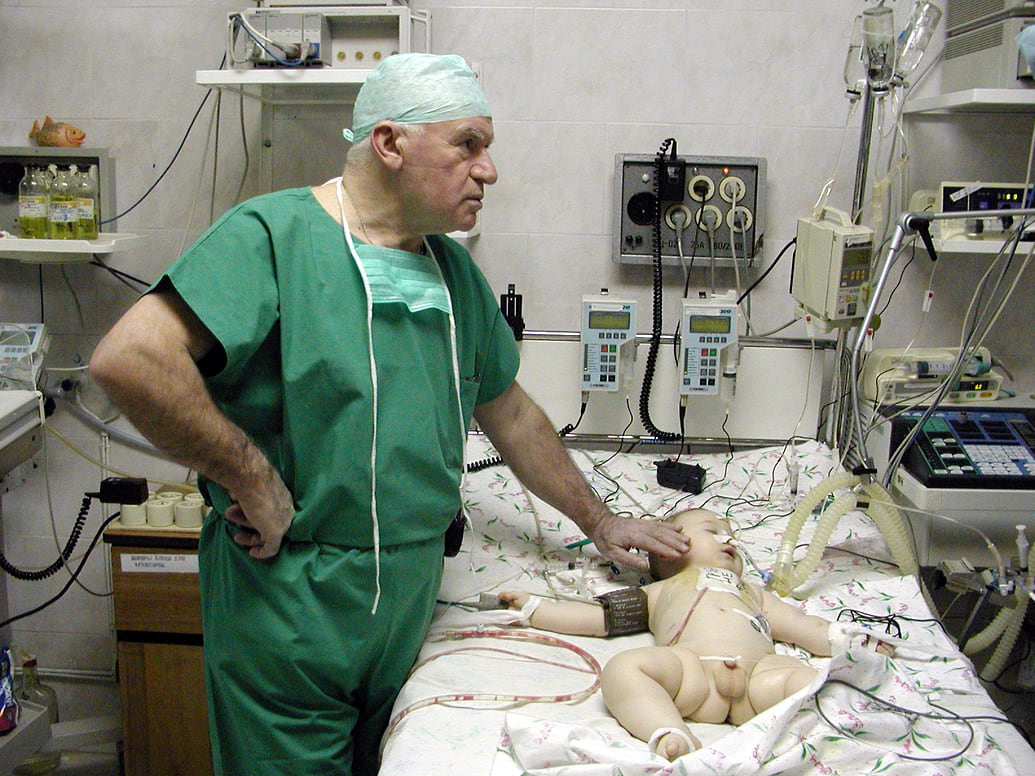 Лео Бокерия в реанимационном отделении, 2003