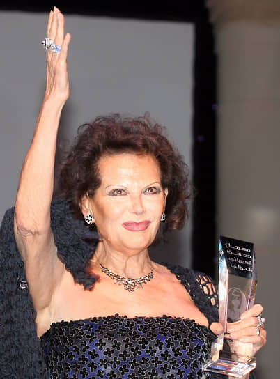 Клаудия Кардинале получила почетную награду на 16-м Международном кинофестивале в Дамаске в 2008 году