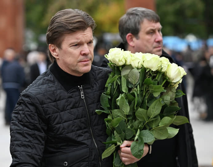 Заместитель генерального директора «Первого канала» Кирилл Клейменов (слева)