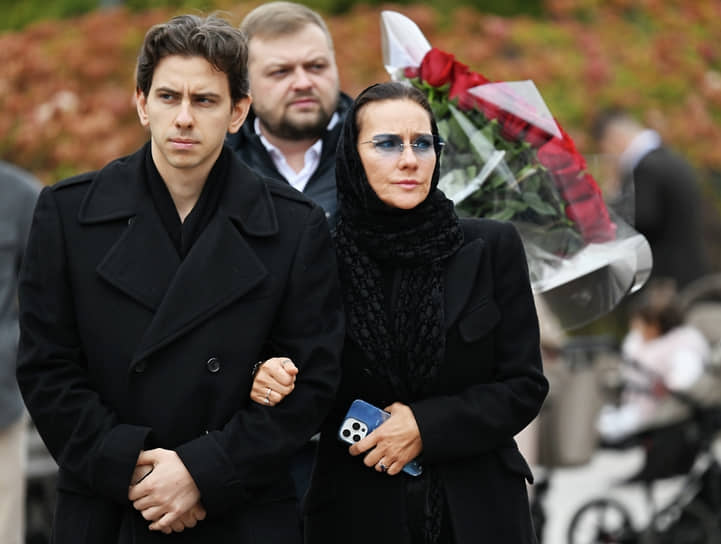 Певица Елена Север с сыном, певцом Владимиром Киселевым