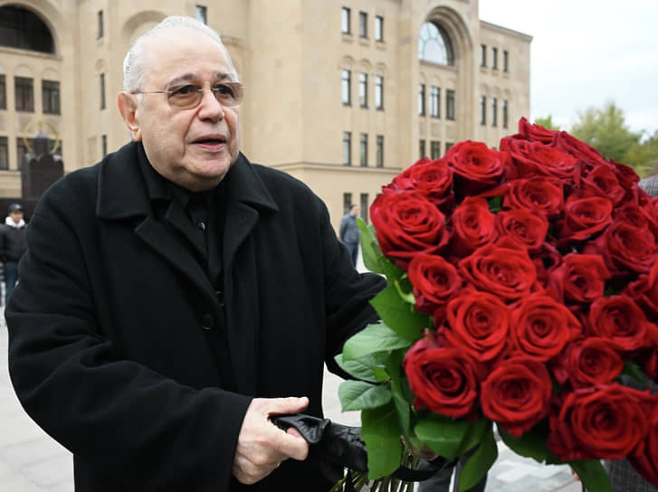 Артист эстрады, писатель-юморист Евгений Петросян