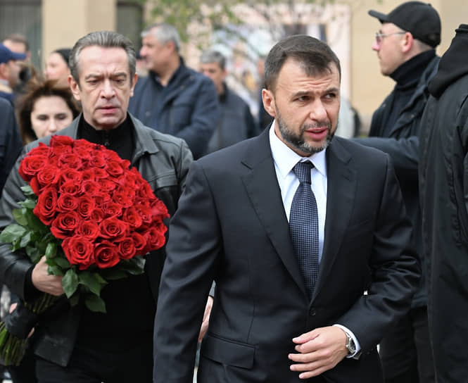 Художественный руководитель театра «Современник» и Театра Олега Табакова Владимир Машков и глава ДНР Денис Пушилин (справа)