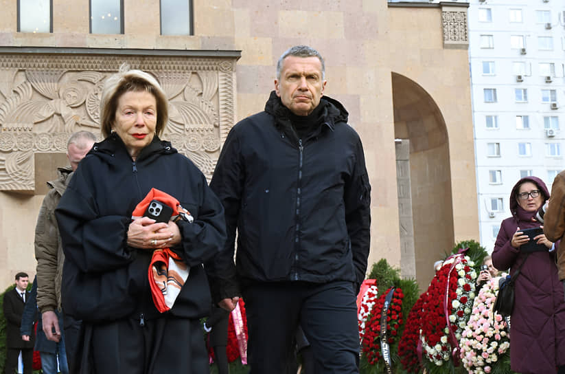 Телеведущий Владимир Соловьев с матерью Инной Соловьевой