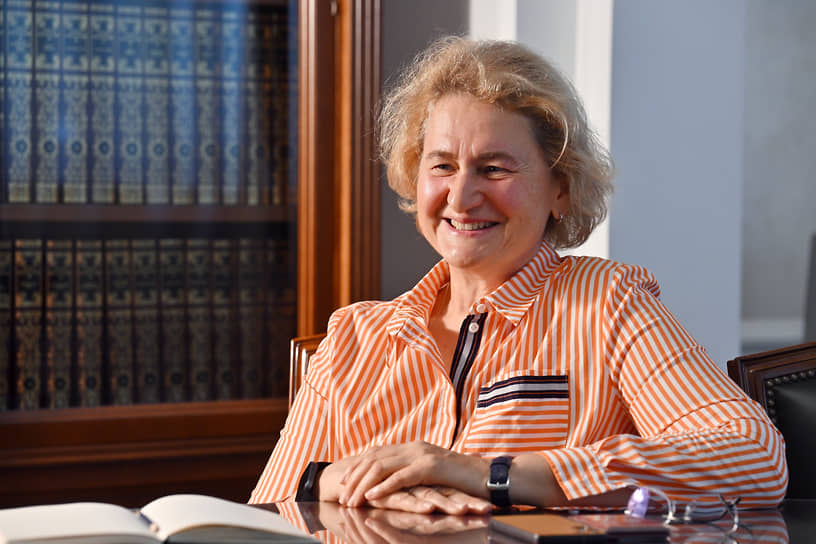 Елена Дорофеева во время интервью