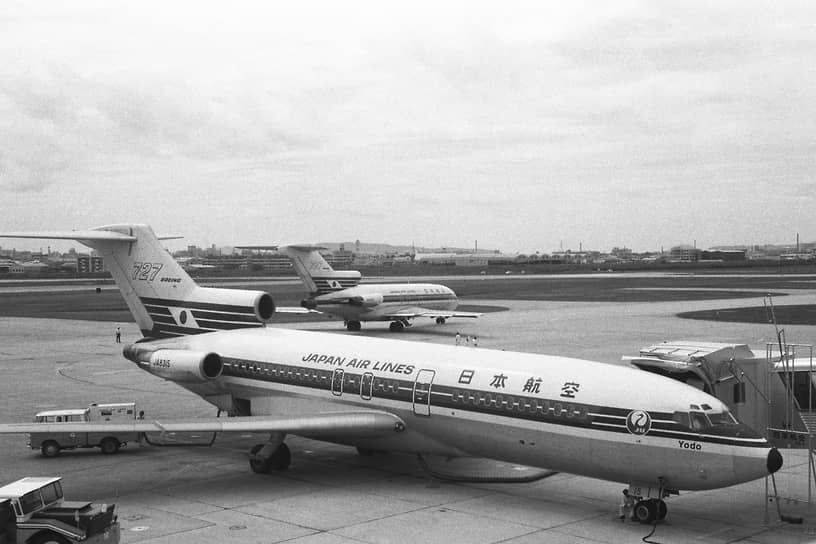 Самолет Boeing 727 авиакомпании Japan Airlines в аэропорту Фукуока