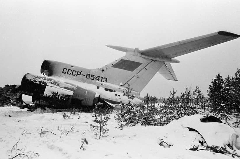 Захваченный Ту-154 после штурма