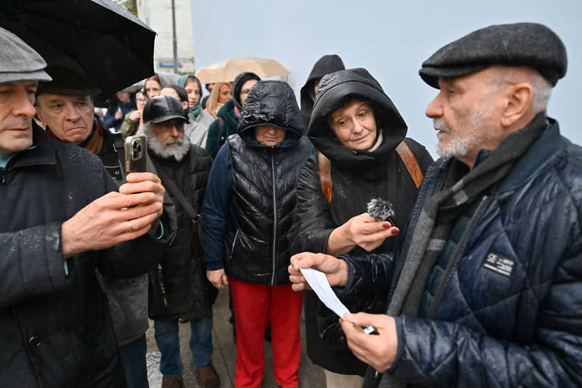 Установка дубликатов табличек «Последнего адреса» по адресу Ананьевский переулок, дом 5, строение 4 и чтение имен