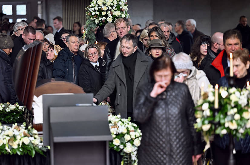 Церемония прощания с Юрием Николаевым