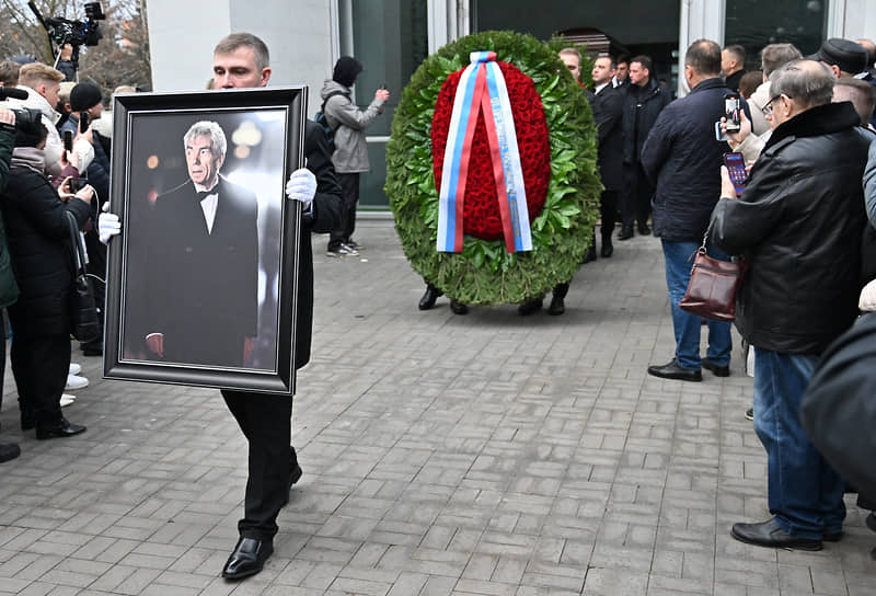 Прощание с Юрием Николаевым