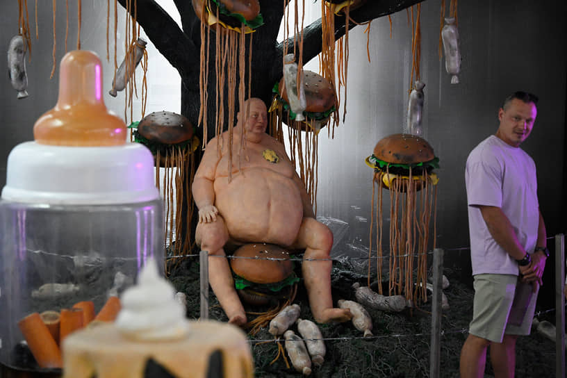 На выставке «Территория будущего. Москва 2030» в Гостином дворе в очередной раз посетителям напоминали о негативных последствия, сидячего образа жизни и избыточного употребления калорийной пищи