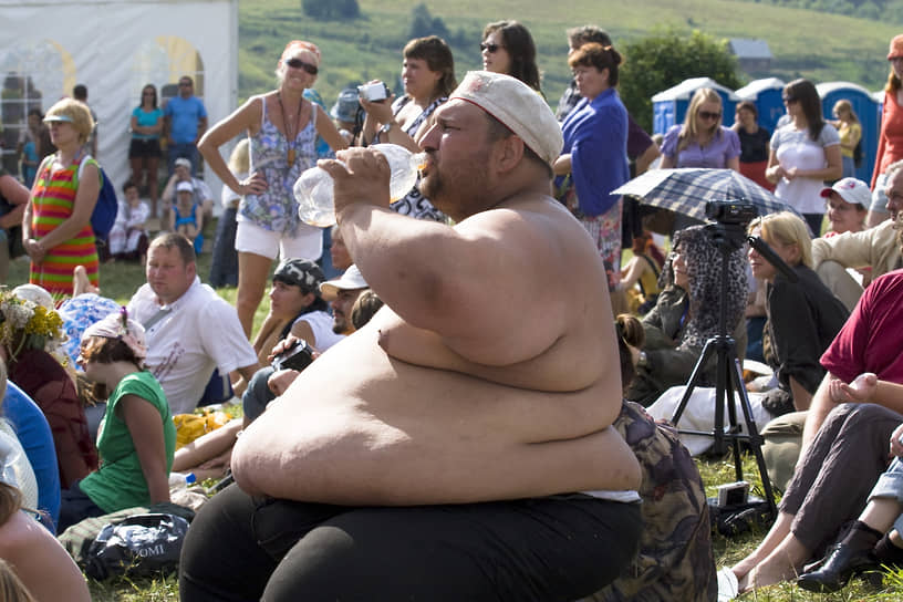Парадокс современного общества — в понимании, что себя можно изменить и в то же время в желании принимать всех такими, какие они есть
