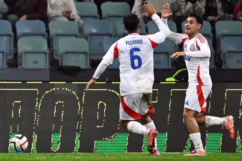 Товарищеский матч по футболу между сборными командами России и Чили