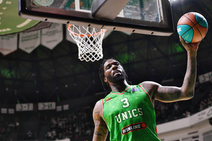 Игрок команды УНИКС Джален Рейнольдс 