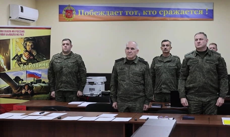 Руководство Вооруженных сил сражается и побеждает