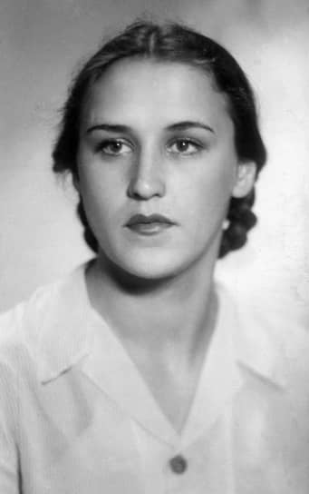 Свою первую роль в кино Нонна Мордюкова сыграла еще на втором курсе ВГИКа — в фильме Сергея Герасимова «Молодая гвардия», который вышел в 1948 году. Нонна Мордюкова исполнила роль героини краснодонского подполья Ульяны Громовой