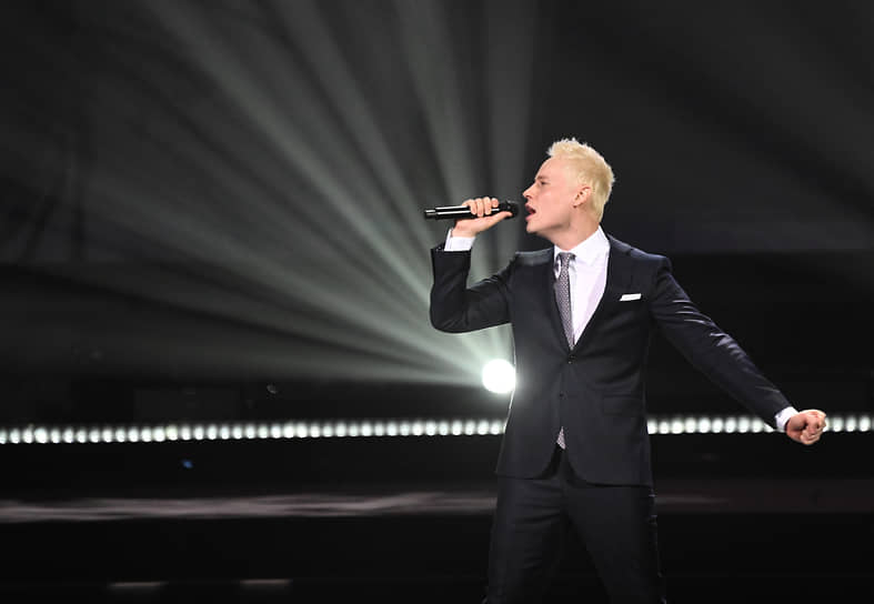 По словам певца, символическая дата «30 лет на сцене» связана с его ранним началом творческого пути