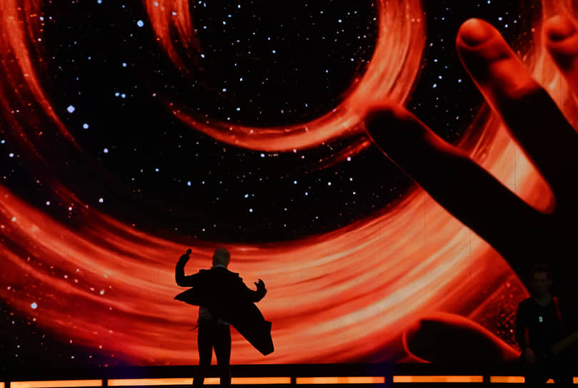 Каждый номер сопровождался ярким визуальным оформлением