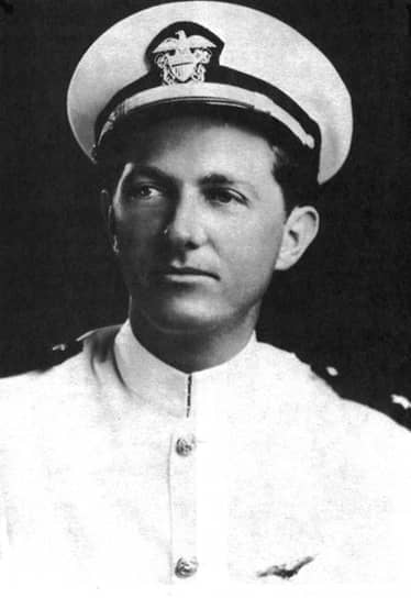 Лейтенант Чарльз Тейлор, ведущий «Звена 19»