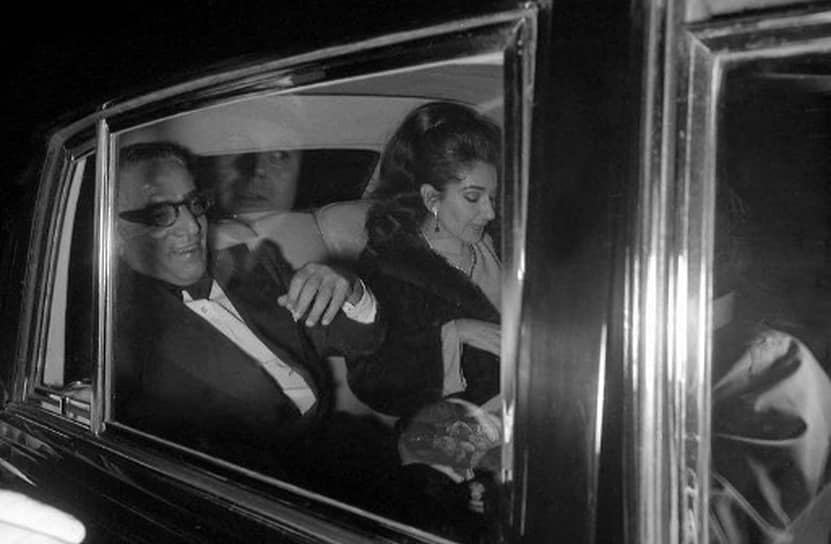 «Сначала я потеряла вес, потом я потеряла голос, а теперь я потеряла Онассиса»&lt;br>
Онассис (на фото) обещал жениться на оперной диве, но так этого и не сделал. Напротив, со временем он стал изменять Каллас, а когда она забеременела, заставил сделать аборт, заявив, что у него уже есть наследник. На нервной почве певица забросила карьеру. В 1961 году во время концерта в «Ла Скала» у нее внезапно пропал голос. В 1968-м миллиардер бросил приму, взяв в жены вдову американского президента Жаклин Кеннеди. После этого певица совершила попытку самоубийства в парижской гостинице 