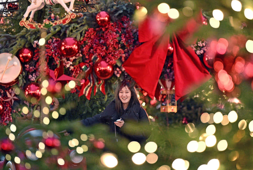 Подготовка к празднованию Нового года в Москве