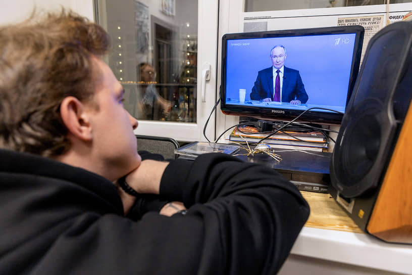 Жители Екатеринбурга за просмотром «Итогов года 2025» 