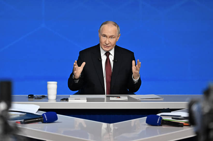 Владимир Путин на пресс-конференции в Гостином дворе 