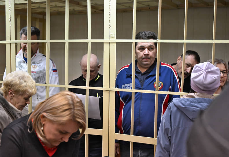 Слева направо: бывший президент ВОГ Станислав Иванов, помощник президента ВОГ, бывший председатель Новосибирского РО ВОГ Михаил Брагин, бывший первый вице-президент ВОГ Евгений Безруков, бывший вице-президент ВОГ Вадим Иванченко и бывший вице-президент ВОГ, бывший председатель Татарского РО ВОГ Венера Гаулстон 